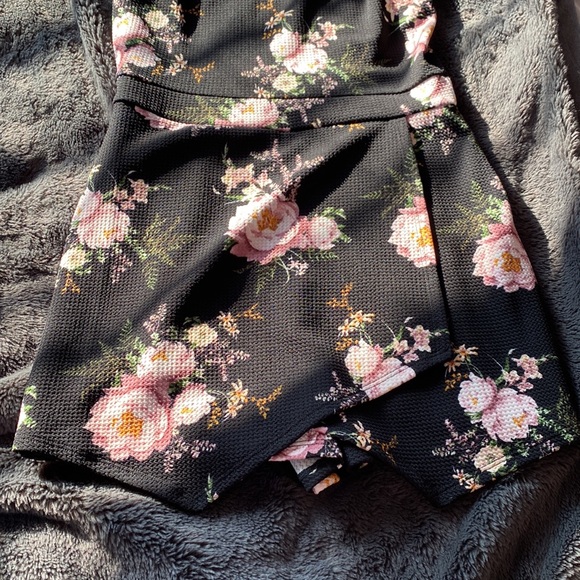 Sopranos Black Floral Romper - Picture 3 of 7